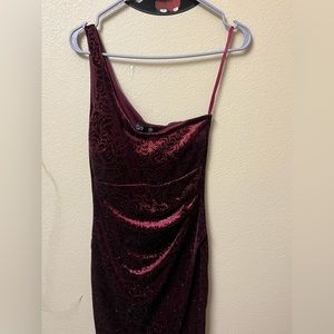 Mini Windsor Dress, Burgandy in Size S